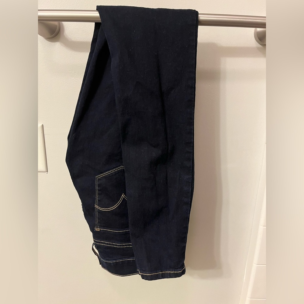 Levi’s dark wash long skinny jeans